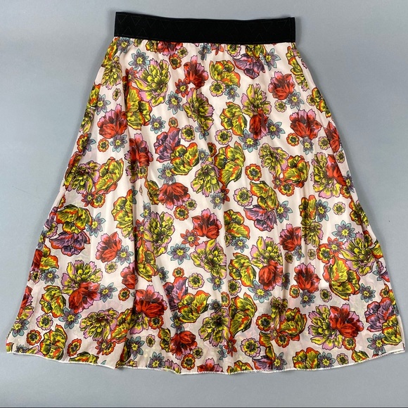 All-Season Midi floral Skirt  (Med) - Picture 4 of 4